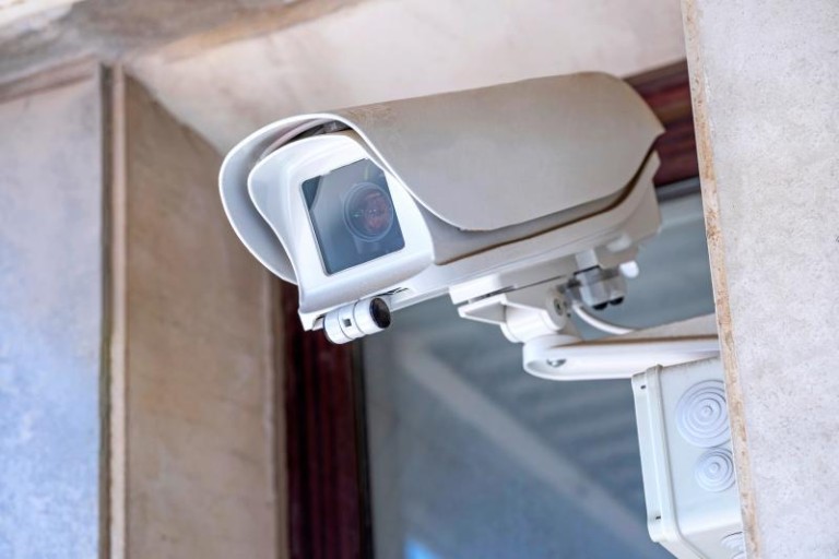 Gardiennage professionnel, quelles solutions pour protéger vos locaux commerciaux ?